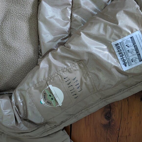 Columbia Star Wars limited edition The Child jacket - Youth L - Picture 5 of 5